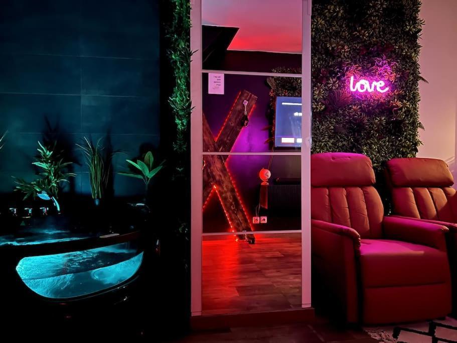Red Love-Room / Balneo & Plus ! Souppes-sur-Loing Eksteriør billede